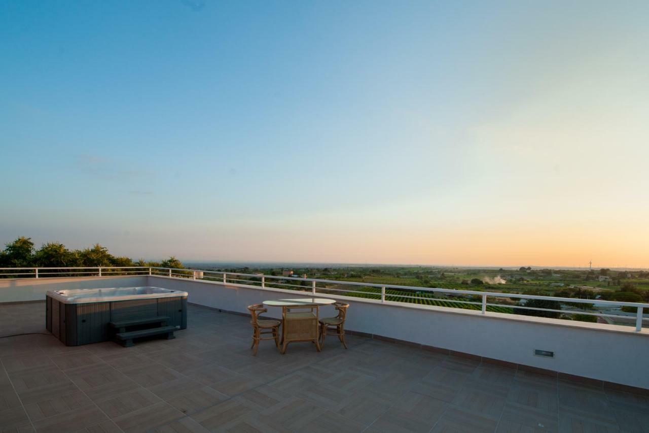 La Terrazza Di Harmakhis Hotel Partanna Eksteriør billede